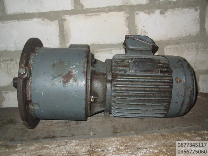 электродвигатель 4 квт 1500об на лапах , мотор-редуктор 1,5 квт 1500 об мин редукция 1 к 30 , электродвигатель 0,8 квт 1500 об мин, редуктора